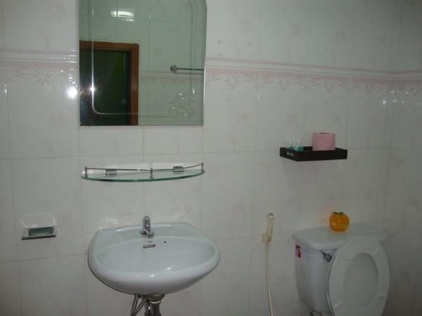 Alibi Guesthouse Phnom-Penh Buitenkant foto