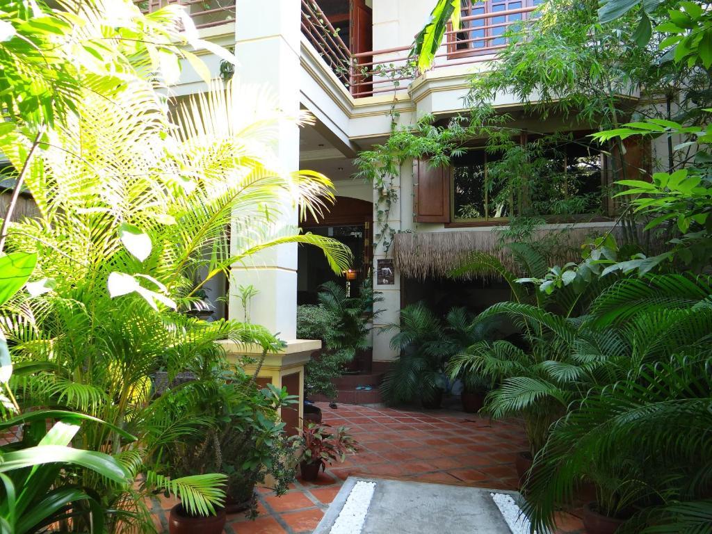 Alibi Guesthouse Phnom-Penh Buitenkant foto