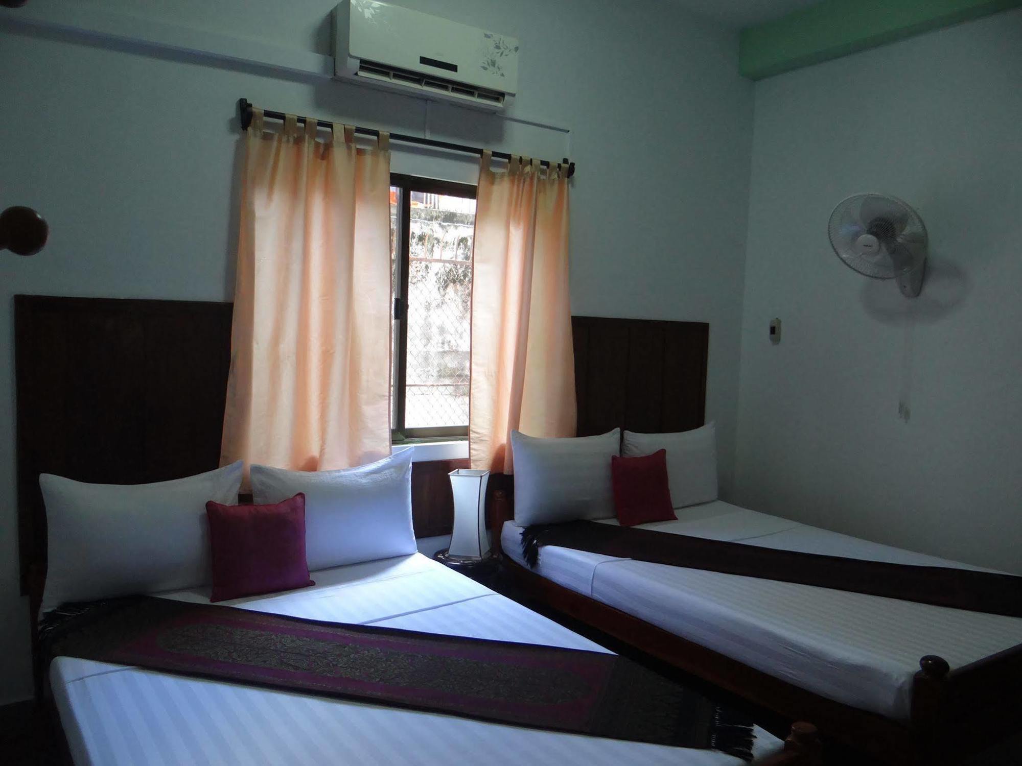 Alibi Guesthouse Phnom-Penh Buitenkant foto