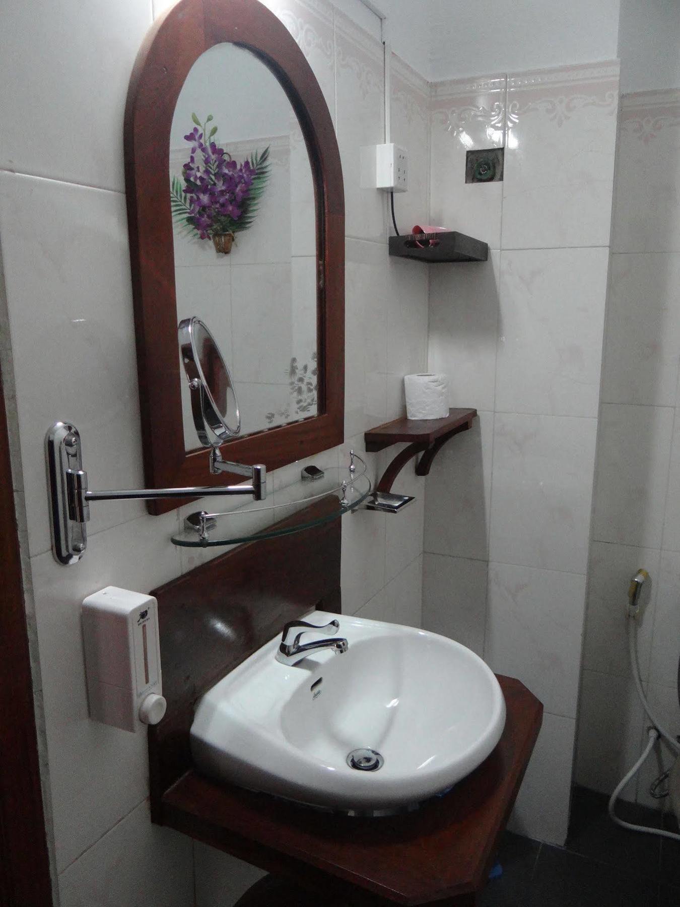 Alibi Guesthouse Phnom-Penh Buitenkant foto