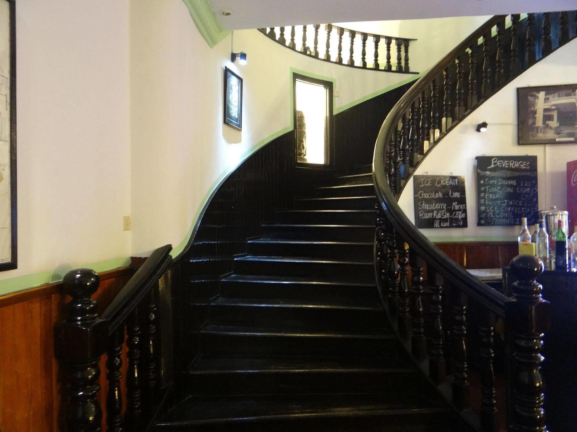 Alibi Guesthouse Phnom-Penh Buitenkant foto