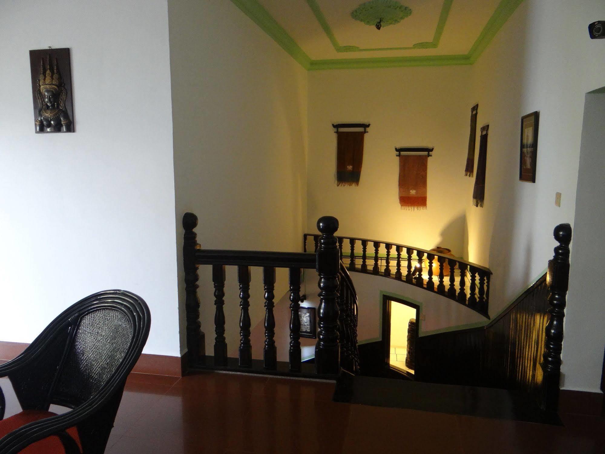 Alibi Guesthouse Phnom-Penh Buitenkant foto