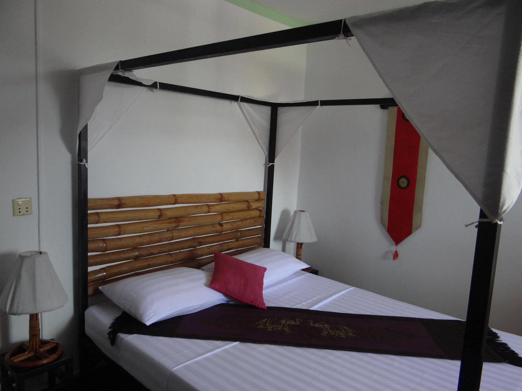 Alibi Guesthouse Phnom-Penh Buitenkant foto