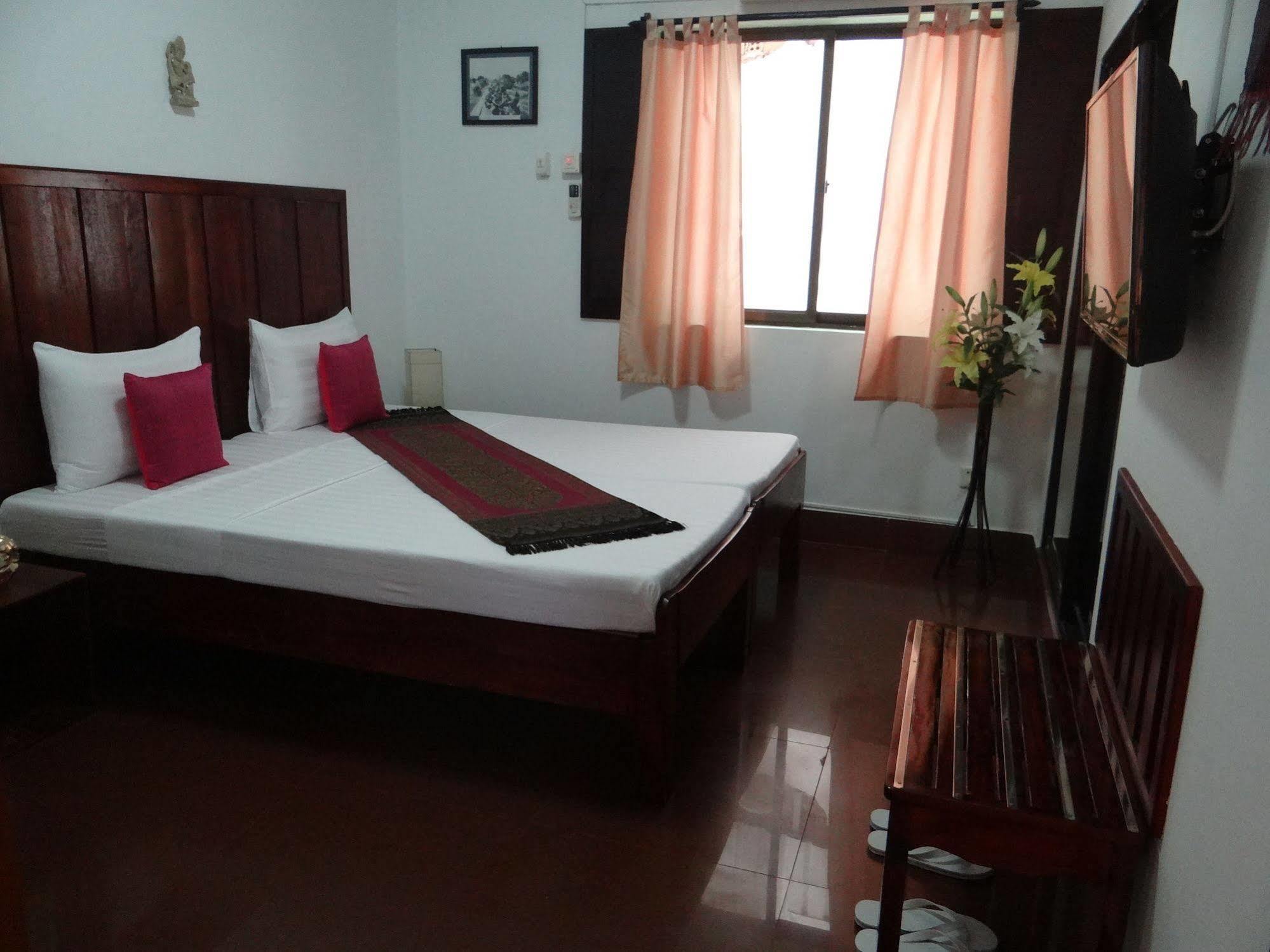 Alibi Guesthouse Phnom-Penh Buitenkant foto