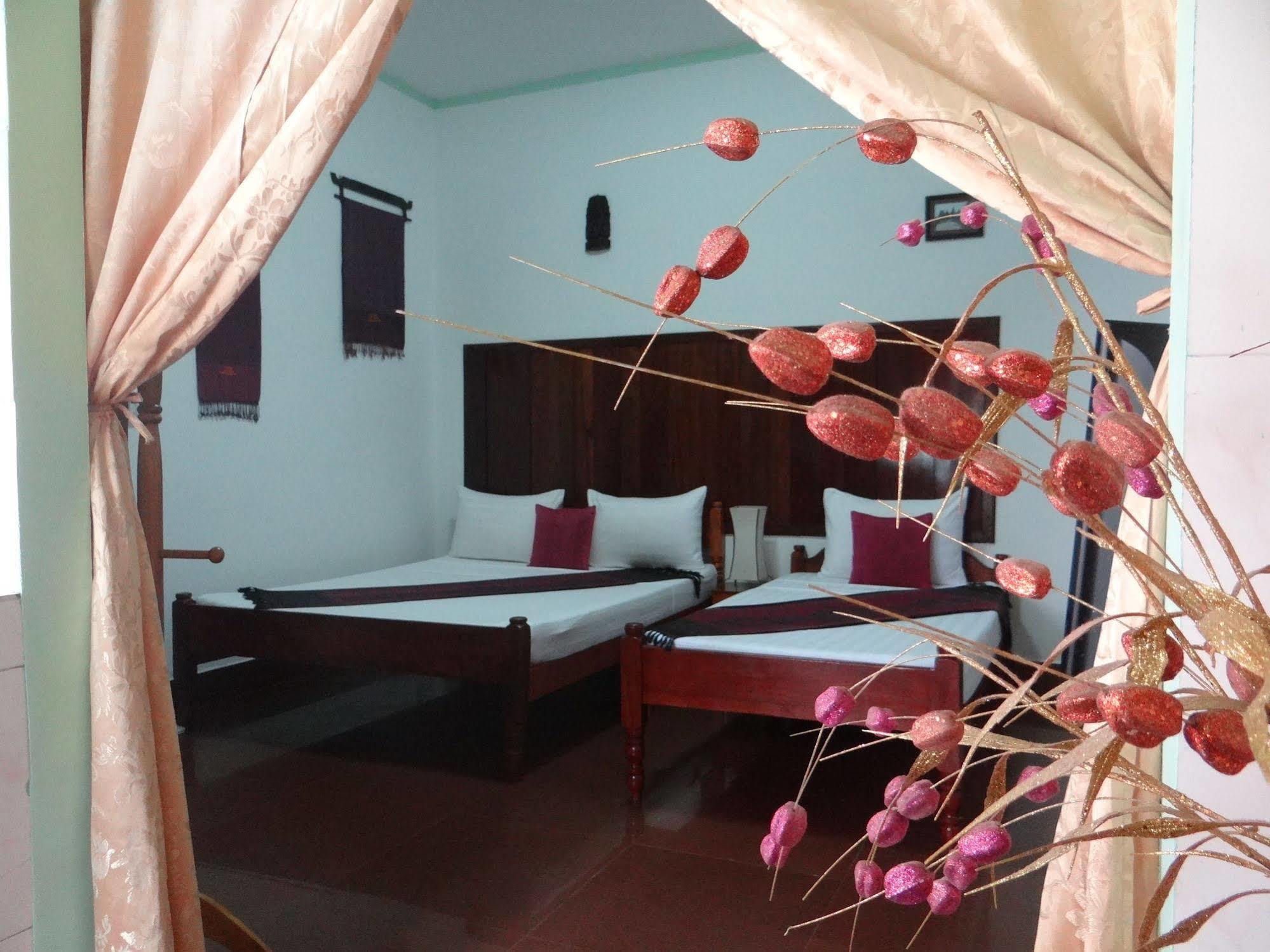 Alibi Guesthouse Phnom-Penh Buitenkant foto